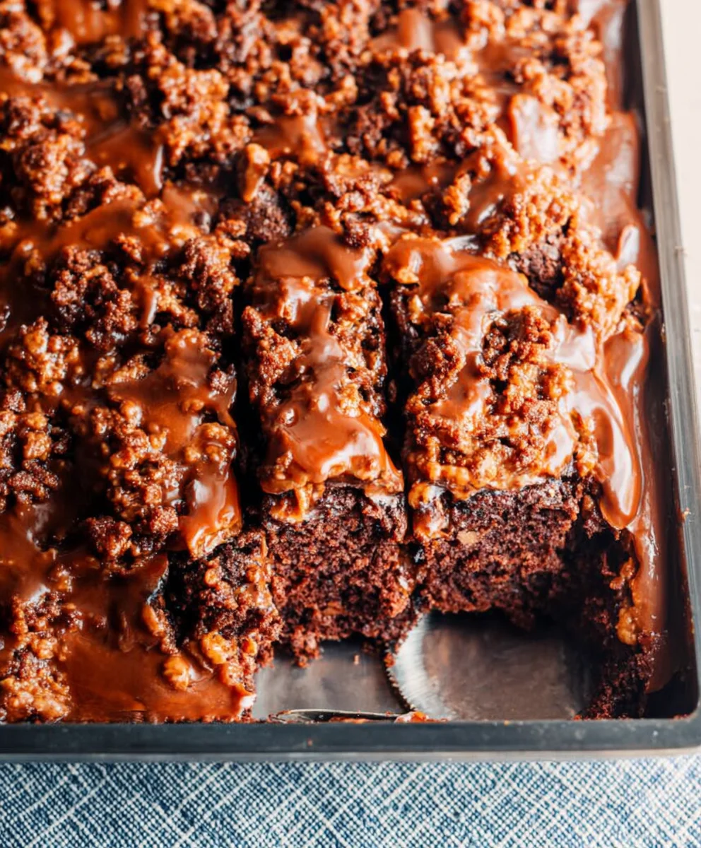 Viral Crunchy Chocolate Cake Recipe-Hype Tested